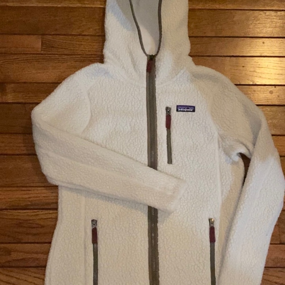 Patagonia hooded Sherpa jacket. Size medium.